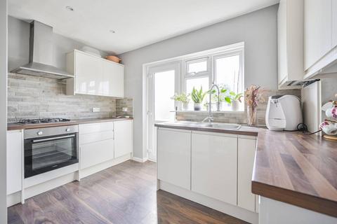 2 bedroom flat for sale, Queens Road, Leytonstone, London, E11