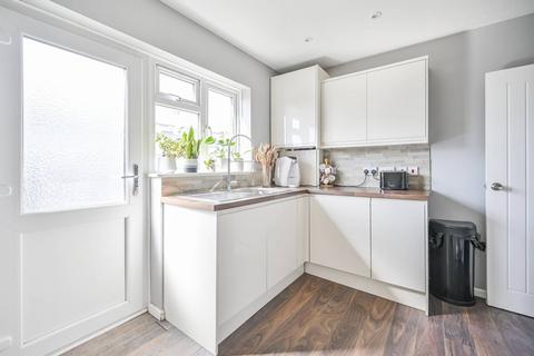 2 bedroom flat for sale, Queens Road, Leytonstone, London, E11