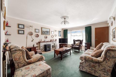 4 bedroom detached house for sale, Chessington Road, Ewell