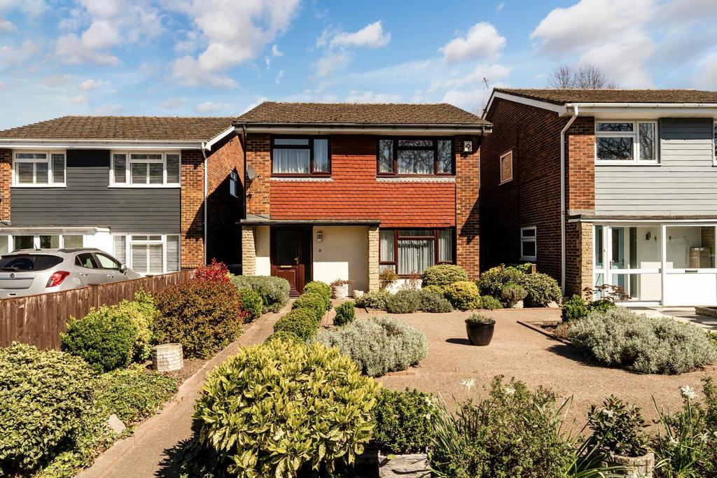 Chessington Road, West Ewell 4 bed detached house for sale - £600,000