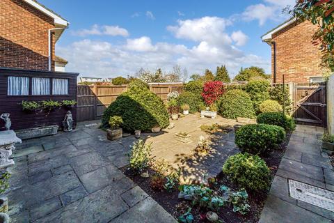 4 bedroom detached house for sale, Chessington Road, Ewell