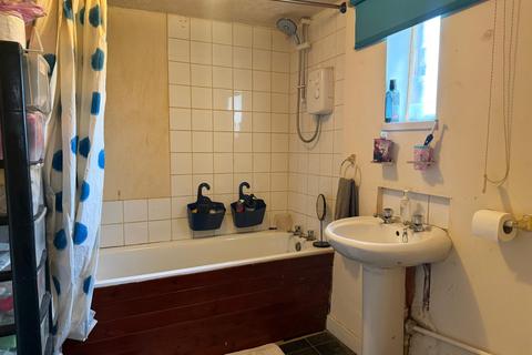 1 bedroom flat for sale, First floor flat,  37 South Market Road, Great Yarmouth, Norfolk NR30 2BT