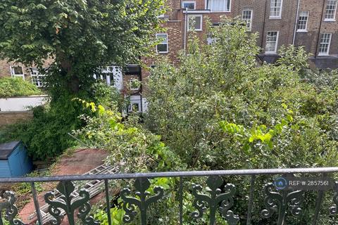 1 bedroom in a house share to rent, Offord Road, London, N1