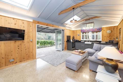 1 bedroom barn conversion to rent, The Stables, The Old Barn, Chipperfield, WD4