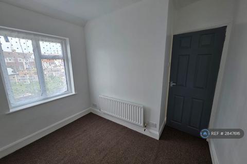 2 bedroom maisonette to rent, St Marks Avenue, Gravesend, DA11