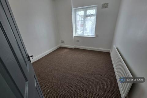 2 bedroom maisonette to rent, St Marks Avenue, Gravesend, DA11