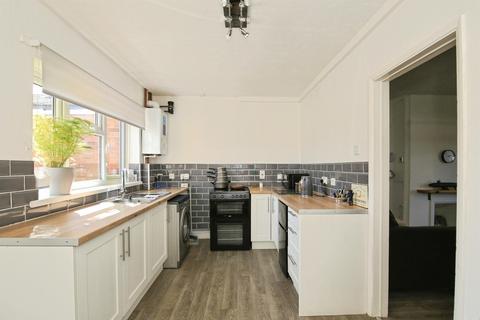 2 bedroom terraced house for sale, Lowick Gardens, PETERBOROUGH