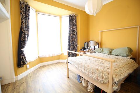 2 bedroom maisonette for sale, Beulah Crescent, Thornton Heath, CR7