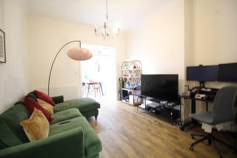 2 bedroom maisonette for sale, Beulah Crescent, Thornton Heath, CR7