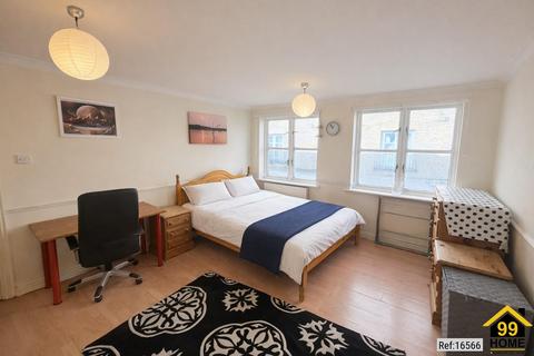 3 bedroom flat to rent, 200 Mile End Road, London, Greater E1