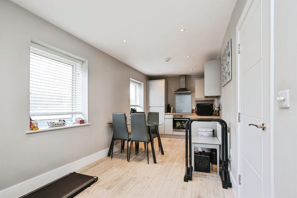 Apartment in Sutton Coldfield, Maney - View 2