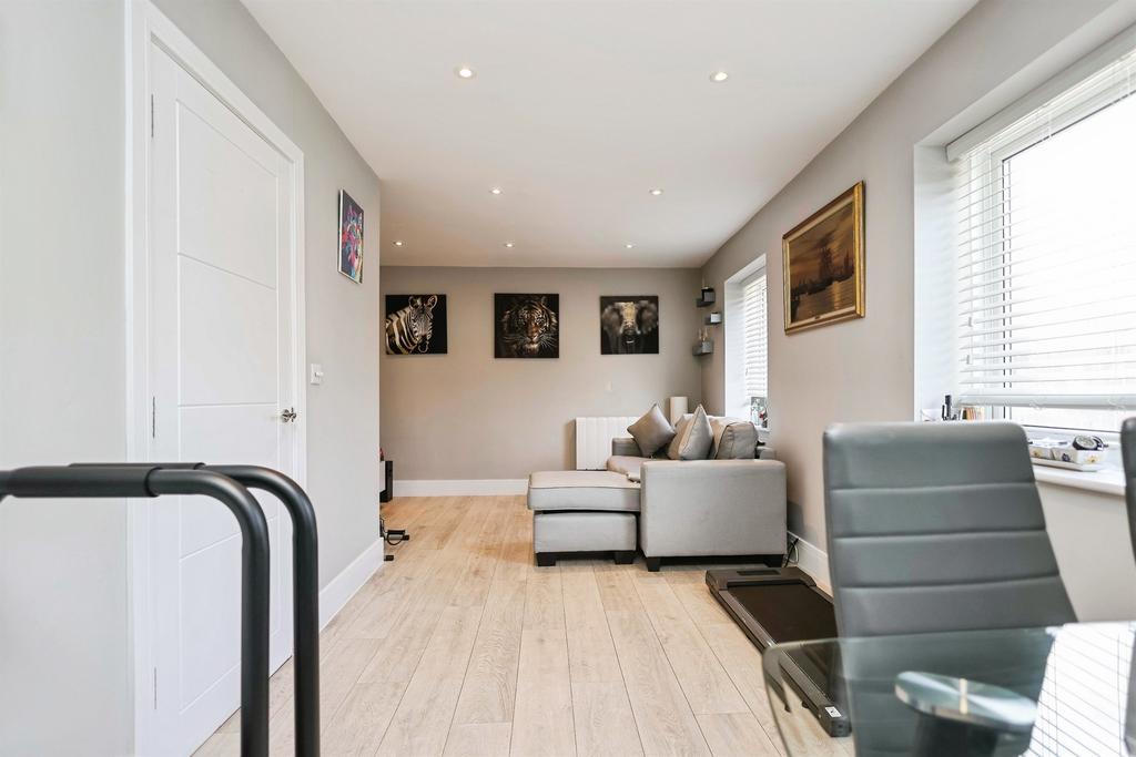 Apartment in Sutton Coldfield, Maney - View 6