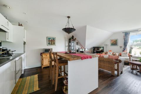 2 bedroom flat for sale, Richmond Crescent, Epsom