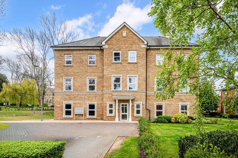 2 bedroom flat for sale, Richmond Crescent, Epsom