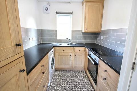 Studio to rent, Langstone Court, Aylesbury