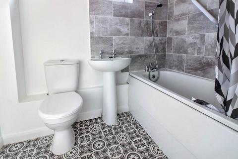 Studio to rent, Langstone Court, Aylesbury