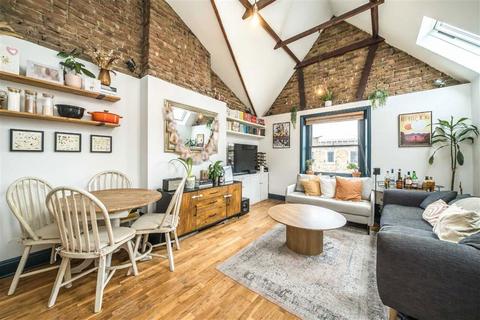 2 bedroom flat for sale, Concanon Road, London SW2