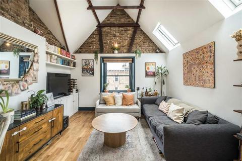 2 bedroom flat for sale, Concanon Road, London SW2