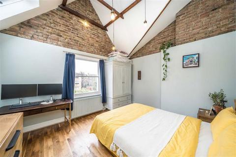 2 bedroom flat for sale, Concanon Road, London SW2