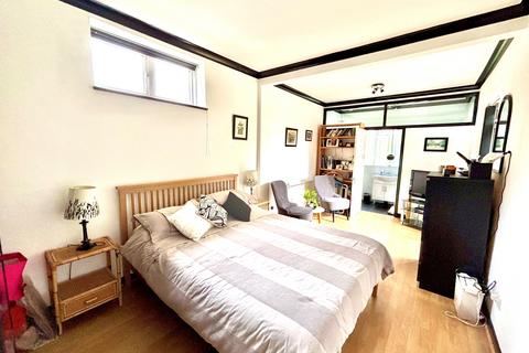 undefined, Western Avenue, Egham, Surrey, TW20