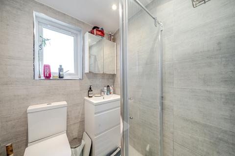 2 bedroom flat for sale, North Street, Clapham, London, SW4