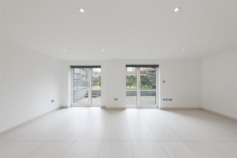 3 bedroom semi-detached house for sale, Bell Brook Rise, London N11