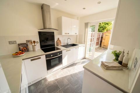 3 bedroom terraced house to rent, Linen Court, Salford, M3
