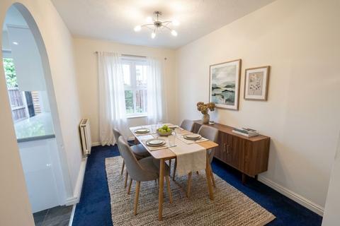 3 bedroom terraced house to rent, Linen Court, Salford, M3