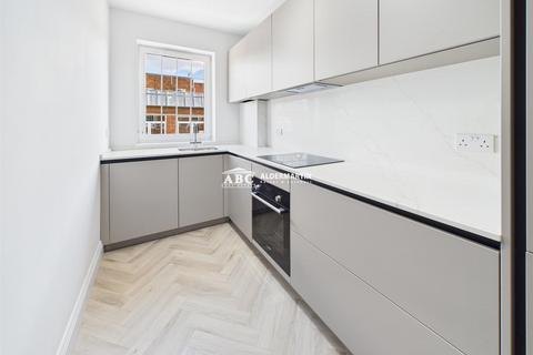 2 bedroom apartment to rent, High Street, Edgware