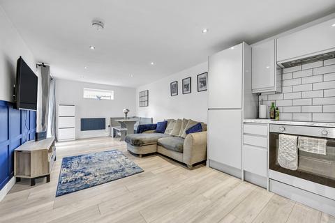2 bedroom maisonette for sale, Linley Crescent, Romford, RM7