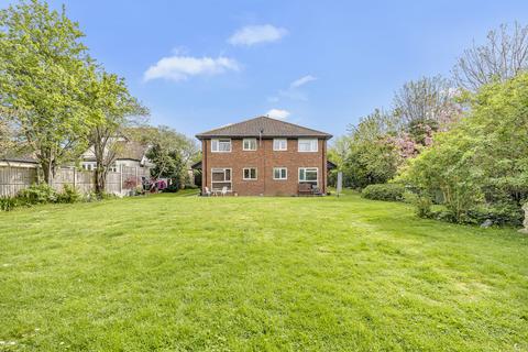 2 bedroom maisonette for sale, Linley Crescent, Romford, RM7