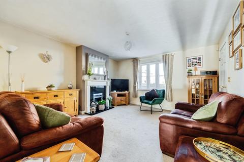 3 bedroom terraced house for sale, Cedar Road, Carterton
