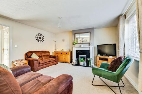 3 bedroom terraced house for sale, Cedar Road, Carterton