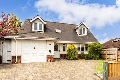 3 bedroom detached house for sale, Maureen Close, Poole BH12