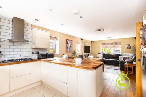 3 bedroom detached house for sale, Maureen Close, Poole BH12
