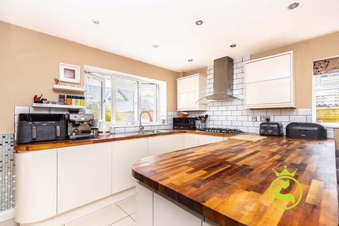 3 bedroom detached house for sale, Maureen Close, Poole BH12