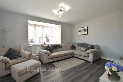 3 bedroom semi-detached house for sale, Maple Lane, Wickford SS11