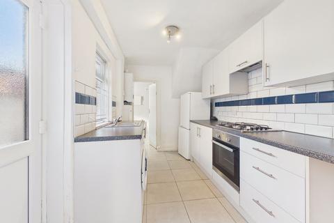 1 bedroom flat for sale, Park Terrace, Killingworth, NE12