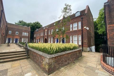 2 bedroom apartment to rent, Oxford Road, Aylesbury, HP19