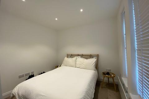 2 bedroom apartment to rent, Oxford Road, Aylesbury, HP19
