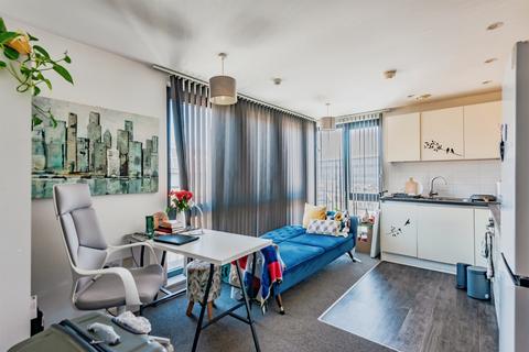 1 bedroom apartment for sale, Queensway, Redhill