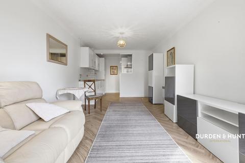 1 bedroom retirement property for sale, Grange Avenue, Woodford Green, IG8