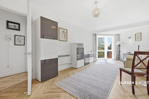 1 bedroom retirement property for sale, Grange Avenue, Woodford Green, IG8