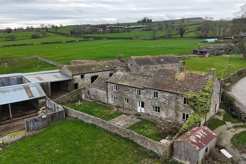 4 bedroom property with land for sale, Lowgill Farm, Agglethorpe, Leyburn