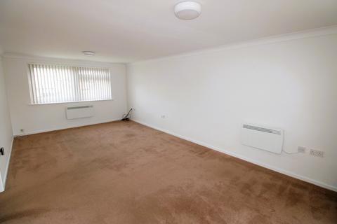 2 bedroom apartment for sale, Tyrells Close, Upminster RM14