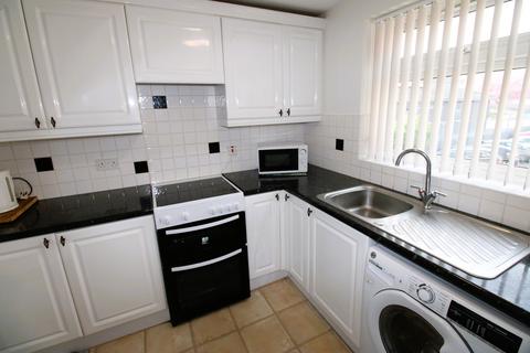 2 bedroom apartment for sale, Tyrells Close, Upminster RM14