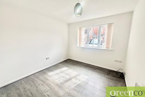 2 bedroom flat to rent, Thorndale Court, Manchester M9