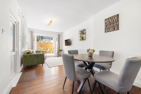 2 bedroom flat for sale, Morrish Road, SW2