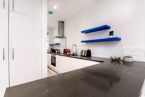 3 bedroom flat to rent, Antrobus Road, Chiswick, London, W4