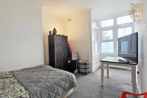 2 bedroom flat for sale, Upper Grove, London SE25 6JX